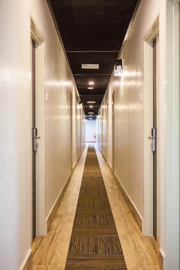 Bzz Hotel Skudai Kültér fotó